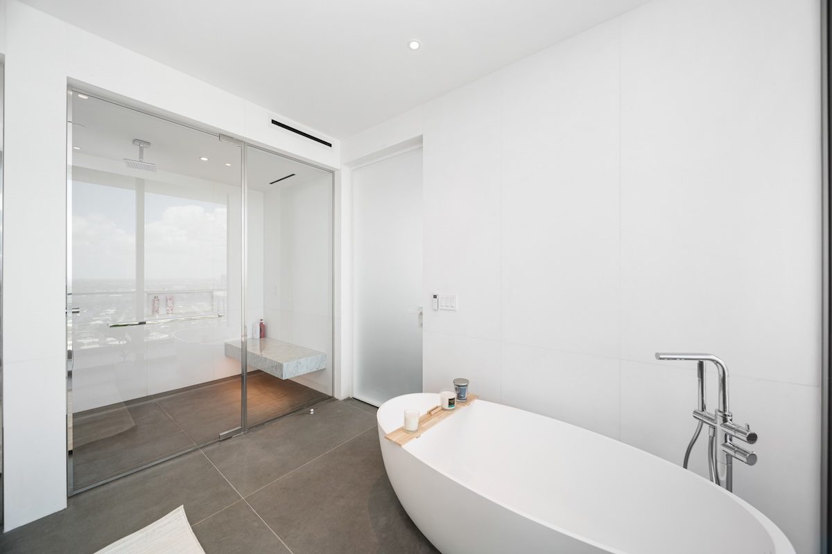 2000 Ocean Residence 31B — view 34