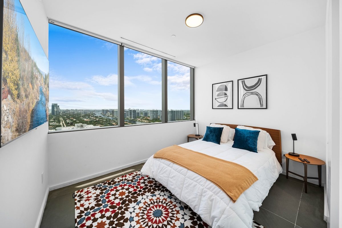 2000 Ocean Residence 31B — view 16