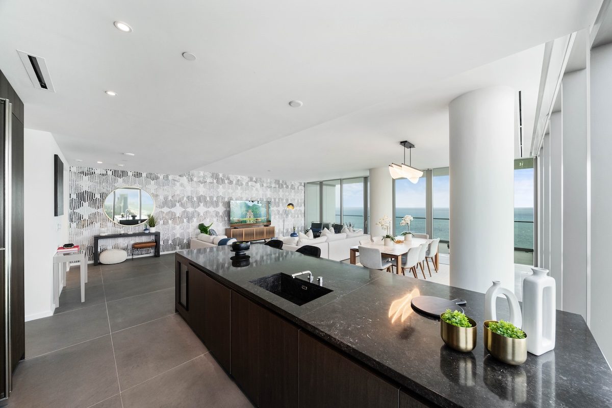 2000 Ocean Residence 31B — view 12
