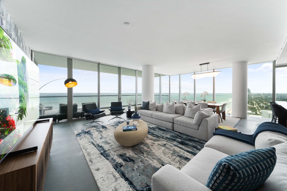 2000 Ocean Residence 31B, oceanfront living room and terrace