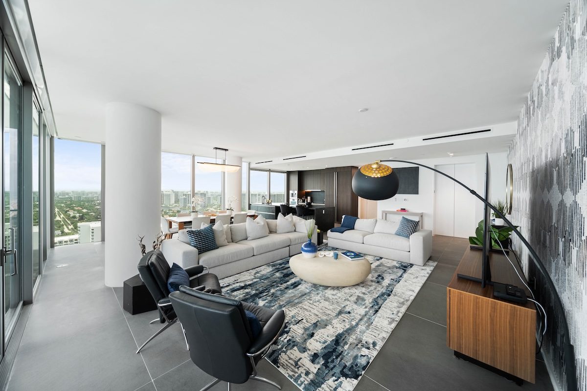 2000 Ocean Residence 31B — view 3