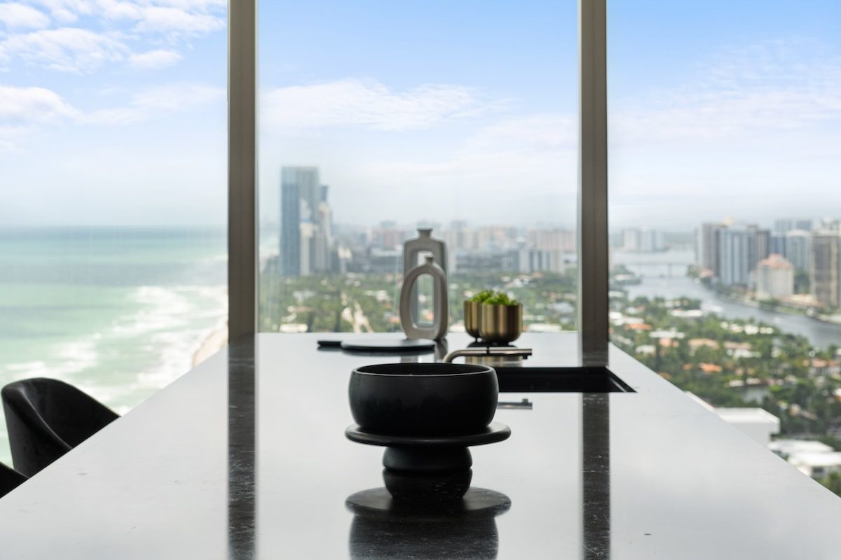 2000 Ocean Residence 31B — view 29