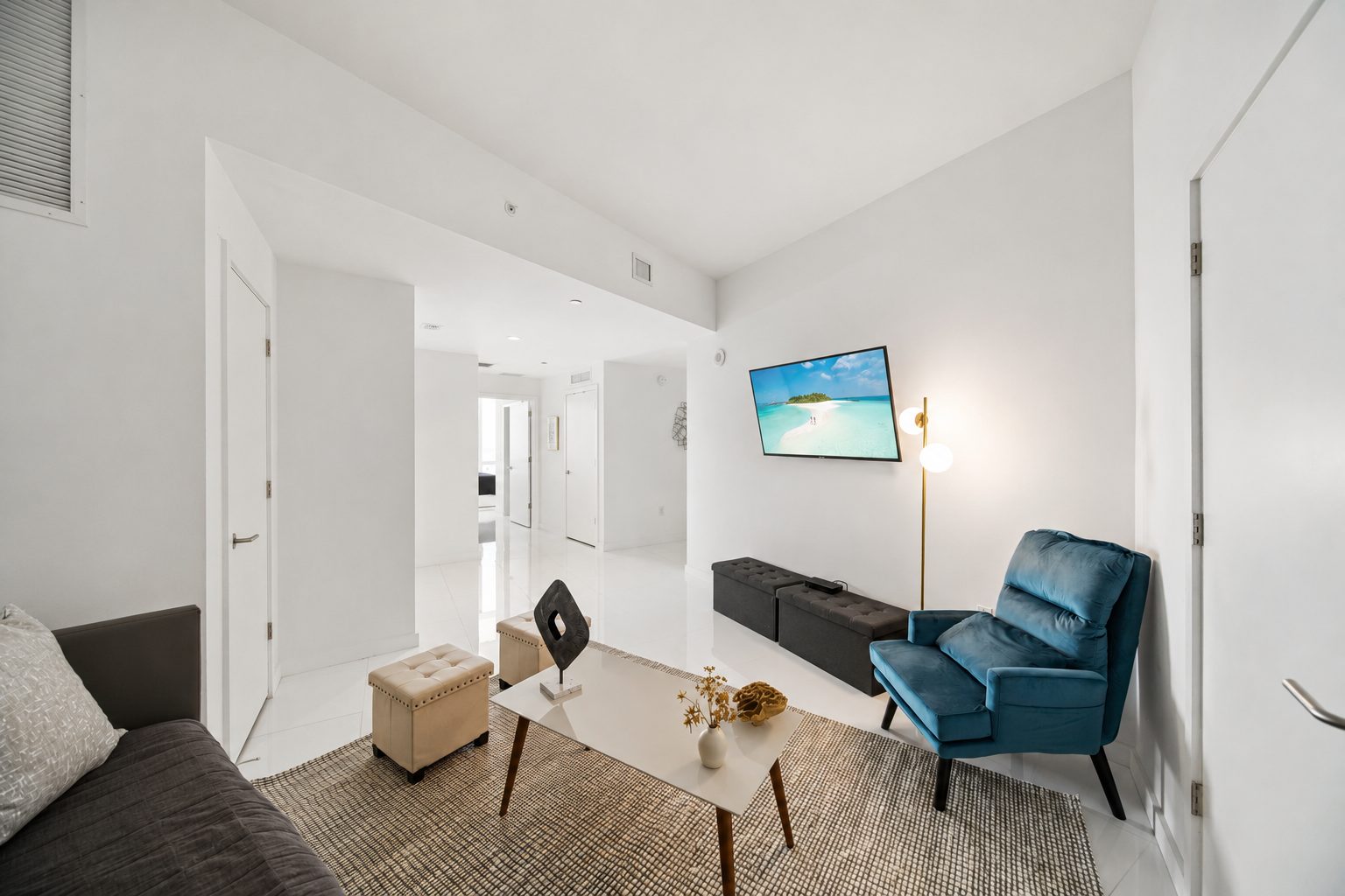 Residence 2011 — view 3